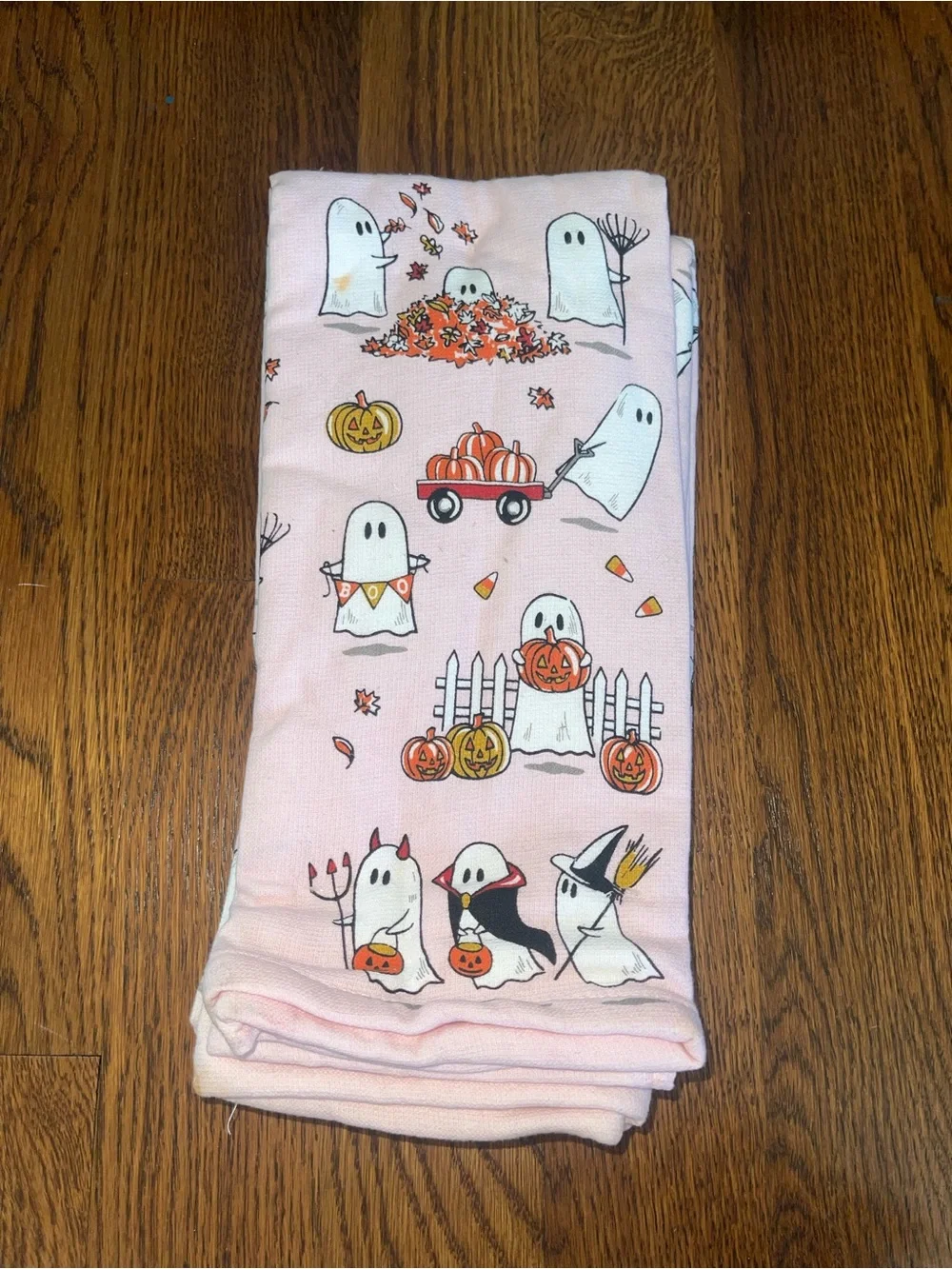 Isaac Mizrahi Halloween Pink Ghost Towels Set of 3